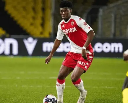 法甲清晨走向成谜，曼联完成体检，信心回归，团队化学反应显著