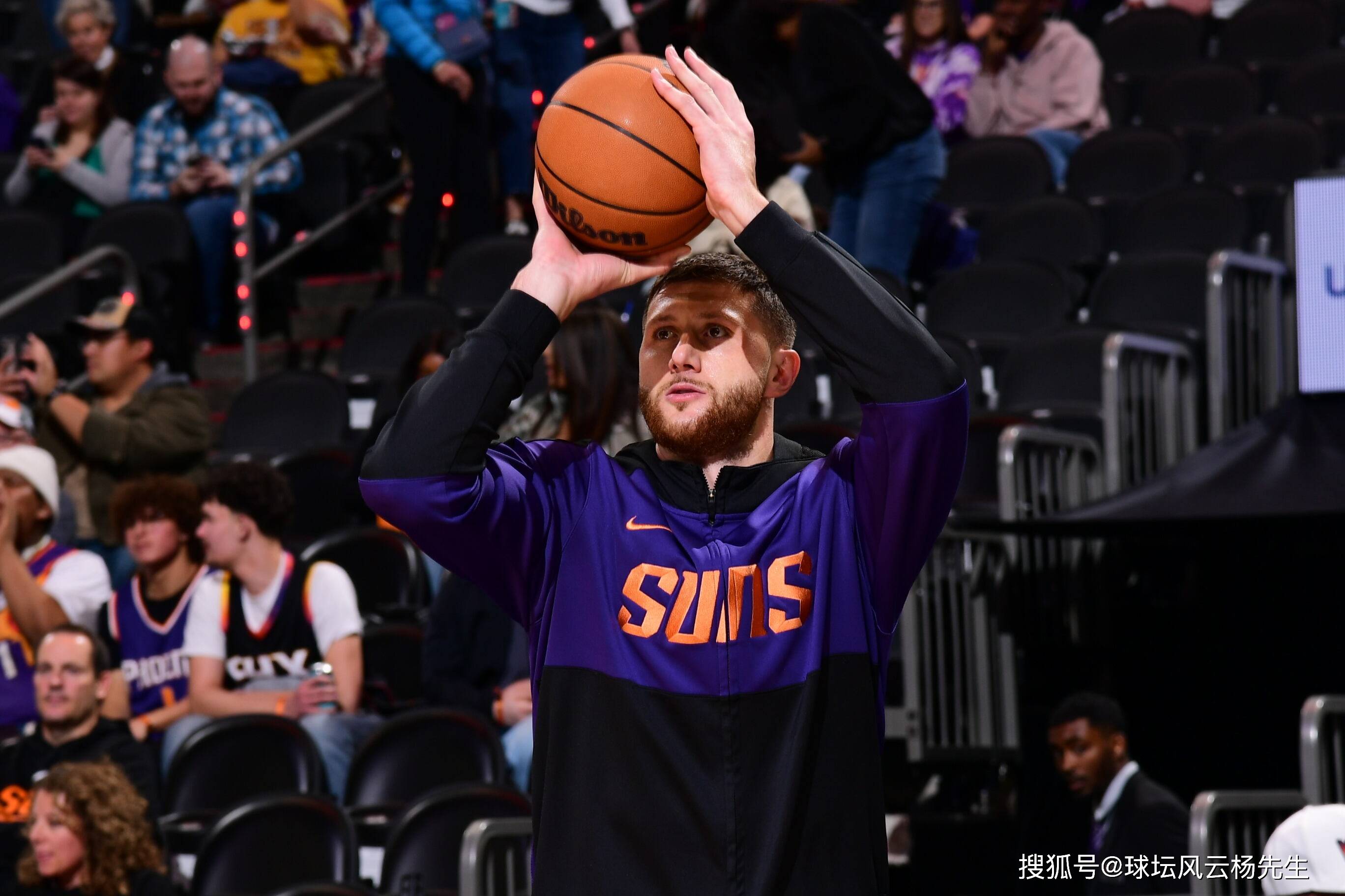 窗口期菲尼克斯太阳备战欧篮联，篮板制胜细节曝光，赛场秩序良好，控场能力受关注