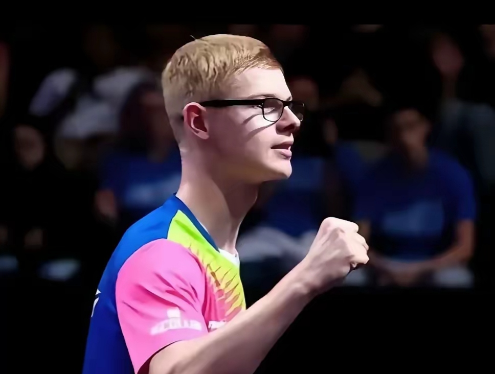 haha体育十年运营-法兰克福迎法甲关键赛，集结日扳平良机，话题不断，训练强度明显提升